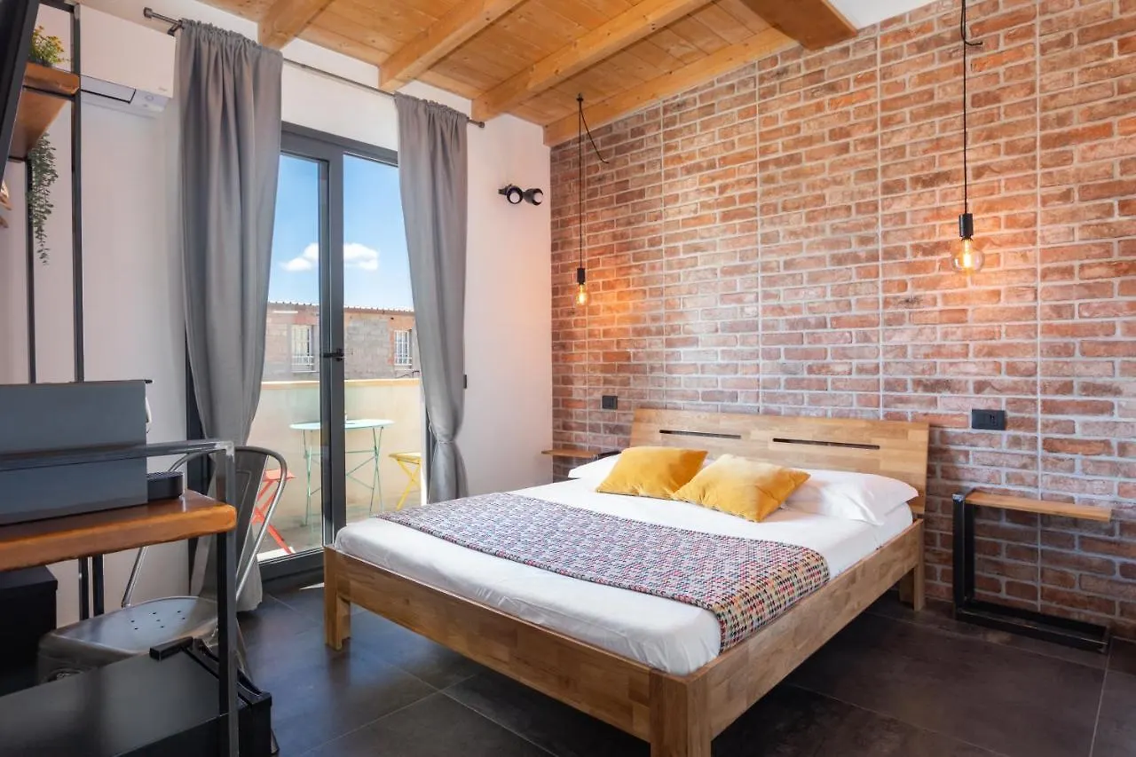Old Rooms Quartu Sant'Elena Guest house
